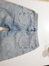 Charger l&#39;image dans la galerie, Jeans mango bleu clair taille m 38

