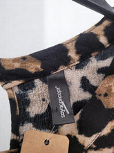 Charger l&#39;image dans la galerie, Tee shirt leopard taille M
