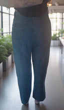 Charger l&#39;image dans la galerie, Jeans à trou et à strass taille L
