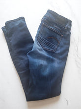 Charger l&#39;image dans la galerie, Jeans bleu taille basse taille 29 g star
