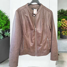 Charger l&#39;image dans la galerie, Veste brune cache cache en simili brune taille xl
