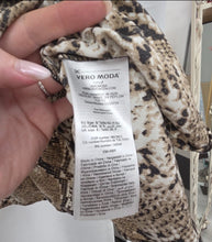 Charger l'image dans la galerie, Blouse léopard vero moda taille S

