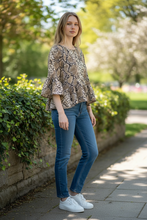 Charger l'image dans la galerie, Blouse léopard vero moda taille S
