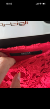 Charger l'image dans la galerie, Jupe guess rouge dentelle
