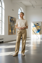 Charger l&#39;image dans la galerie, Pantalon court doré taille m
