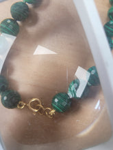 Charger l&#39;image dans la galerie, Collier en or et malachite
