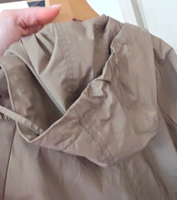 Charger l'image dans la galerie, Veste imperméable brune taille L
