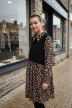 Charger l'image dans la galerie, Robe leopard taille l
