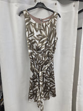 Charger l'image dans la galerie, Robe fleurie kiaki taille s
