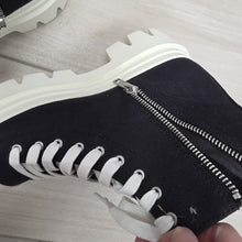 Charger l'image dans la galerie, Boots ash neuve pointure 39
