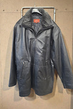 Charger l'image dans la galerie, Veste en pur cuir homme taille xxl
