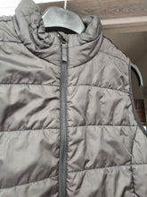 Charger l'image dans la galerie, Veste sans manches taille L
