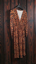 Charger l'image dans la galerie, Longue robe leopard taille l
