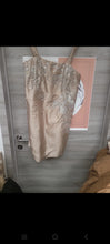 Charger l&#39;image dans la galerie, Robe de ceremonie beige taille xl
