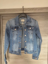 Charger l'image dans la galerie, Veste en jeans taille xs
