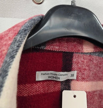 Charger l'image dans la galerie, Veste epaisse taille m a carreaux
