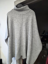 Charger l'image dans la galerie, Pull poncho gris taille L
