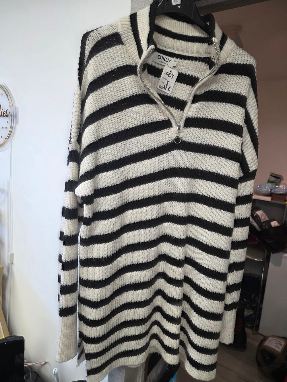 Pull ligné only taille s