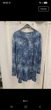 Charger l'image dans la galerie, Blouse bleue et blanche taille 48
