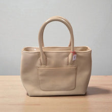Charger l&#39;image dans la galerie, Sac vernis beige esprit

