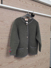 Charger l'image dans la galerie, Veste autrichienne taille 44
