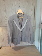 Charger l'image dans la galerie, Blazer gris betty barclay taille xl
