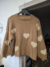 Charger l'image dans la galerie, Pull beige cœur taille L
