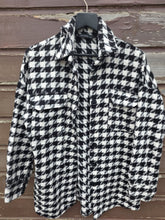 Charger l'image dans la galerie, Veste chemise a carreaux taille unique
