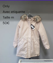 Charger l&#39;image dans la galerie, Manteau beige only taille m
