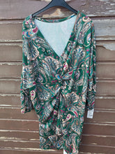 Charger l'image dans la galerie, Robe verte neuve taille xl
