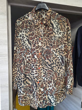 Charger l'image dans la galerie, Chemisier leopard taille L
