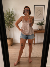 Charger l'image dans la galerie, Blouse rose nacree taille s
