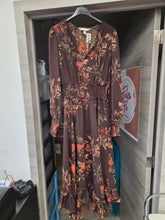 Charger l'image dans la galerie, Robe brune taille m
