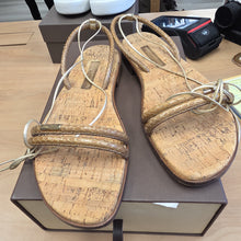 Charger l'image dans la galerie, Sandale Louis vuitton pointure 39
