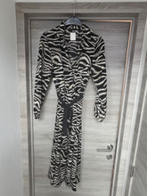 Charger l'image dans la galerie, Robe zebree taille s
