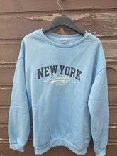 Charger l'image dans la galerie, Pull new York bleu taille l
