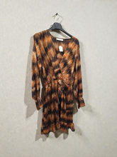 Charger l'image dans la galerie, Robe fluide brun et orange taille s
