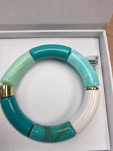 Charger l'image dans la galerie, Bracelet élastique neuf dans les tons vert
