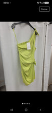 Charger l'image dans la galerie, Robe zara neuve verte taille s
