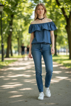 Charger l'image dans la galerie, Blouse bleue épaule denudee taille m
