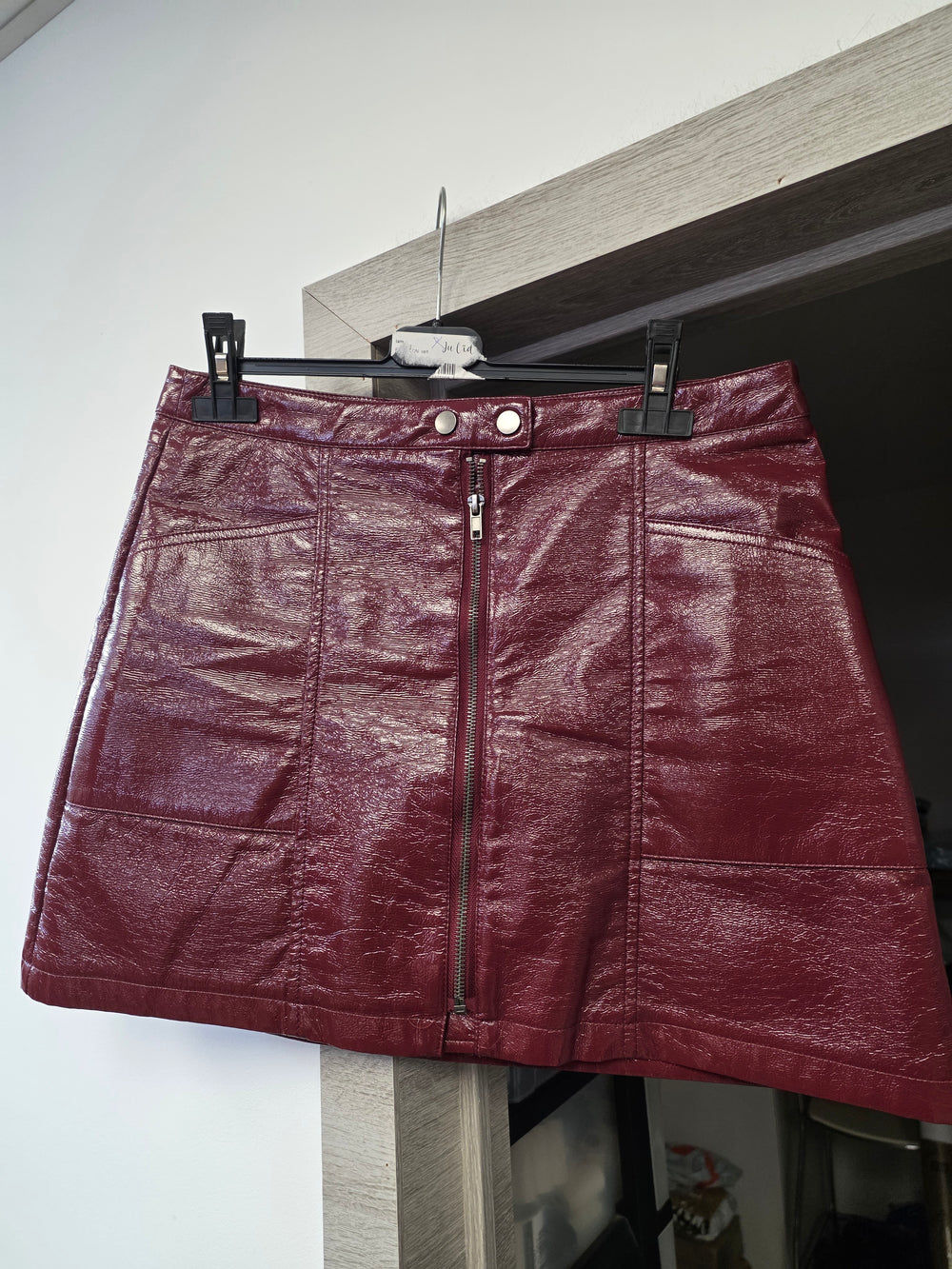 Jupe en simili bordeaux taille xl