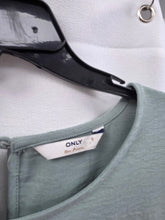 Charger l'image dans la galerie, Robe couleur menthe taille s
