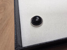 Charger l'image dans la galerie, Boucle d oreille puce neuve
