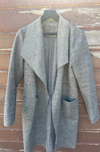 Charger l'image dans la galerie, Trench gris primark taille m
