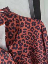 Charger l'image dans la galerie, Blouse leopard taille xl
