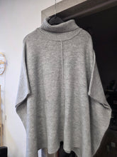 Charger l'image dans la galerie, Pull poncho gris taille L
