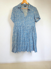 Charger l'image dans la galerie, Robe bleue a fleur taille l
