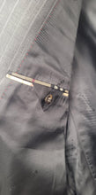 Charger l&#39;image dans la galerie, Veste blazer burberry taille 54
