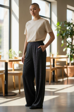 Charger l'image dans la galerie, Pantalon pailleté taille m
