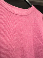 Charger l'image dans la galerie, Pull rose taille m
